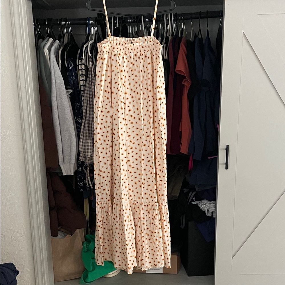 WeWoreWhat Smocked MIDI - Ditsy Daisys